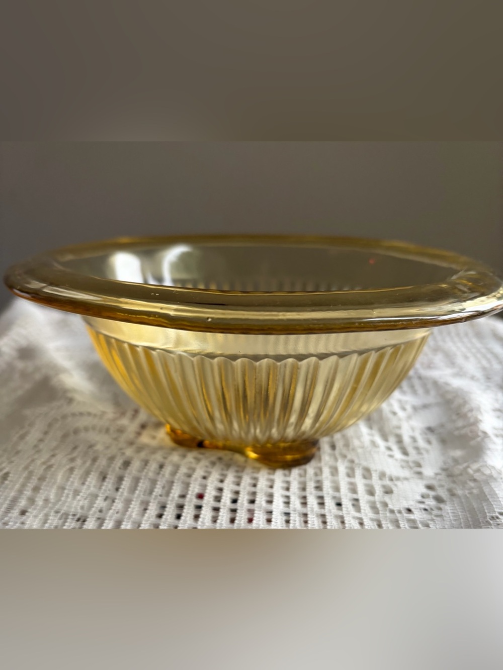 ✨Vintage Amber Glass Fluted Ribbed Bowl Wide Rim Clover Foot